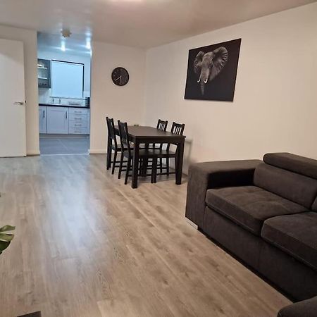 Contemporary City Centre Flat Белфаст Екстериор снимка