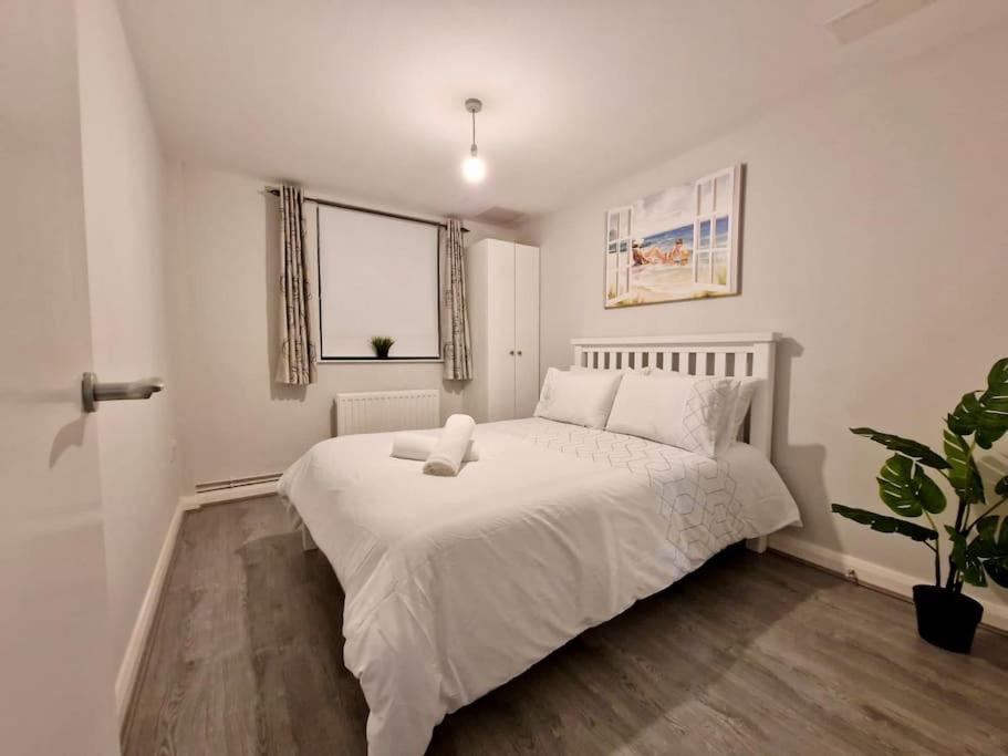 Contemporary City Centre Flat Белфаст Екстериор снимка